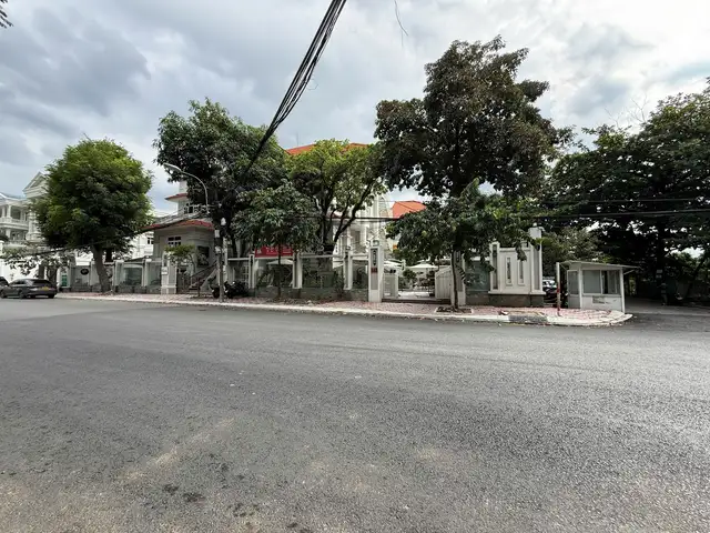 Bán nhà mặt tiền Nguyễn Văn Hưởng Thành phố Thủ Đức, TP.HCM – 5 phòng ngủ, giá 380 tỷ