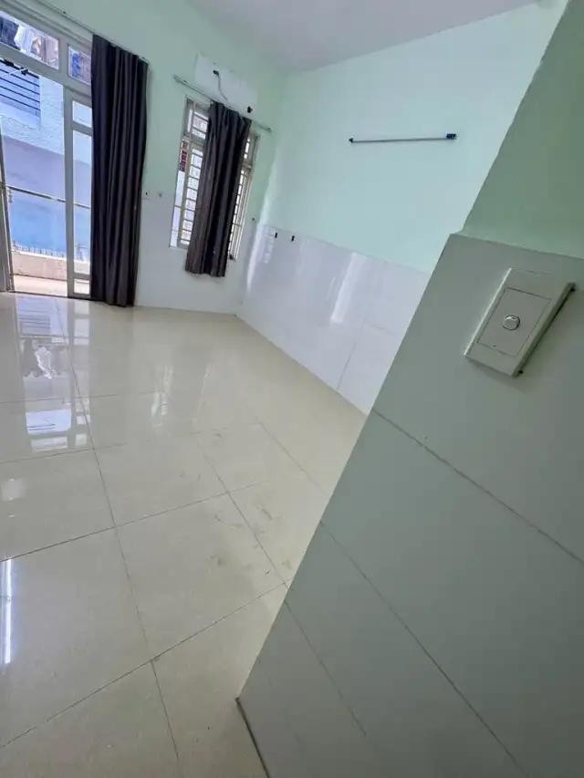 Cho thuê phòng trọ Đường Huỳnh Văn Bánh Quận Phú Nhuận, TP.HCM – 4 phòng ngủ, giá 2.9 triệu