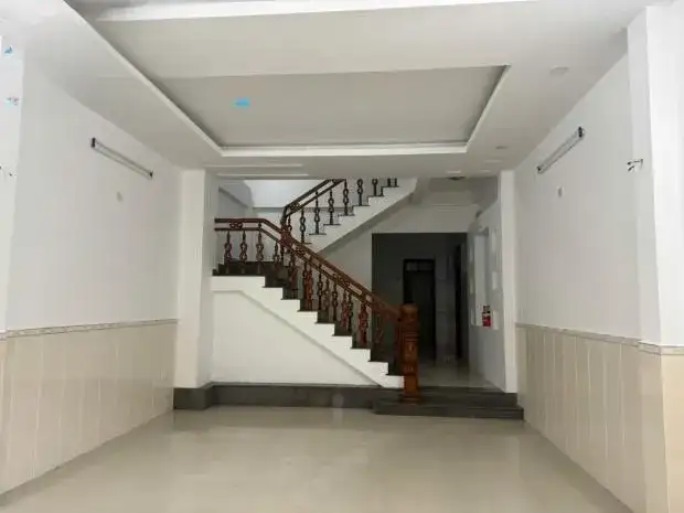 Cho thuê nhà hẻm Khúc Hạo Sơn Trà, Đà Nẵng – 6 phòng ngủ, giá 25 triệu Cho thuê nhà hẻm Khúc Hạo Sơn Trà, Đà Nẵng – 6 phòng ngủ, giá 25 triệu