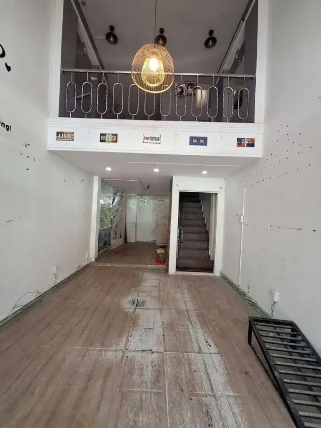 Cho thuê nhà mặt tiền lí thái tổ Quận 10, TP.HCM – 3 phòng ngủ, giá 18 triệu