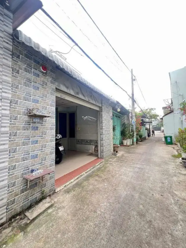 Cho thuê nhà hẻm Lý Thường Kiệt Huyện Hóc Môn, TP.HCM – 4 phòng ngủ, giá 6 triệu