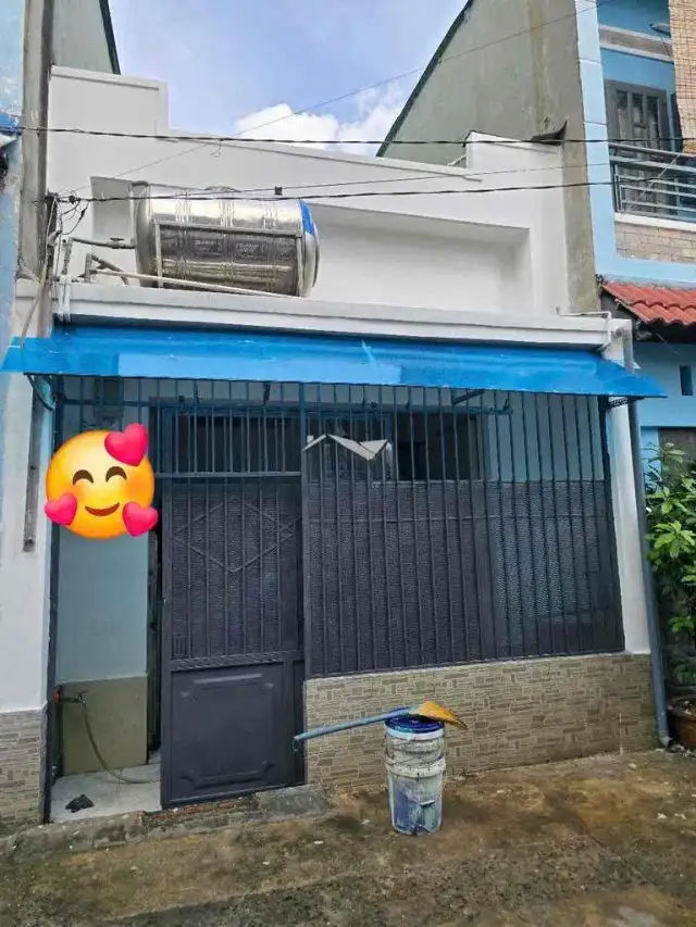 Cho thuê nhà hẻm Quốc lộ 22 Huyện Hóc Môn, TP.HCM – 2 phòng ngủ, giá 5.5 triệu Cho thuê nhà hẻm Quốc lộ 22 Huyện Hóc Môn, TP.HCM – 2 phòng ngủ, giá 5.5 triệu