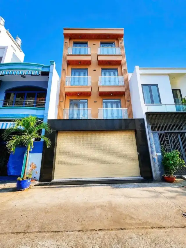 Cho thuê nhà mặt tiền Lạc Long Quân Quận Tân Bình, TP.HCM – 5 phòng ngủ, giá 24 triệu