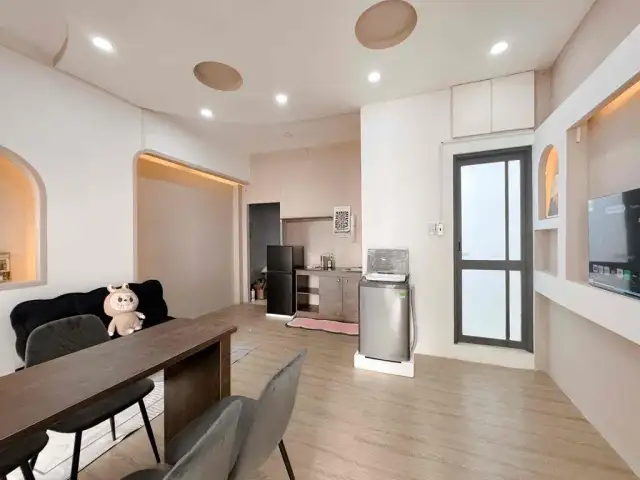 Cho thuê căn hộ dịch vụ Lạc Long Quân Quận Tân Bình, TP.HCM – 2 phòng ngủ, giá 10.5 triệu Cho thuê căn hộ dịch vụ Lạc Long Quân Quận Tân Bình, TP.HCM – 2 phòng ngủ, giá 10.5 triệu