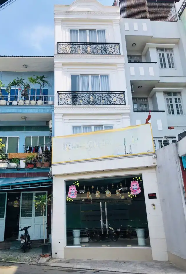 Cho thuê nhà mặt tiền Trương Hoàng Thanh Tân Bình, TP.HCM – 6 phòng ngủ, giá 27 triệu Cho thuê nhà mặt tiền Trương Hoàng Thanh Tân Bình, TP.HCM – 6 phòng ngủ, giá 27 triệu