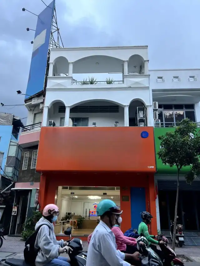 Cho thuê nhà mặt tiền Lý Chính Thắng Quận 3, TP.HCM – 9 phòng ngủ, giá 55 triệu Cho thuê nhà mặt tiền Lý Chính Thắng Quận 3, TP.HCM – 9 phòng ngủ, giá 55 triệu