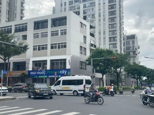 Cho thuê nhà mặt tiền Raymondienne Quận 7, Ho Chi Minh – 7 phòng ngủ, giá 220 triệu Cho thuê nhà mặt tiền Raymondienne Quận 7, Ho Chi Minh – 7 phòng ngủ, giá 220 triệu
