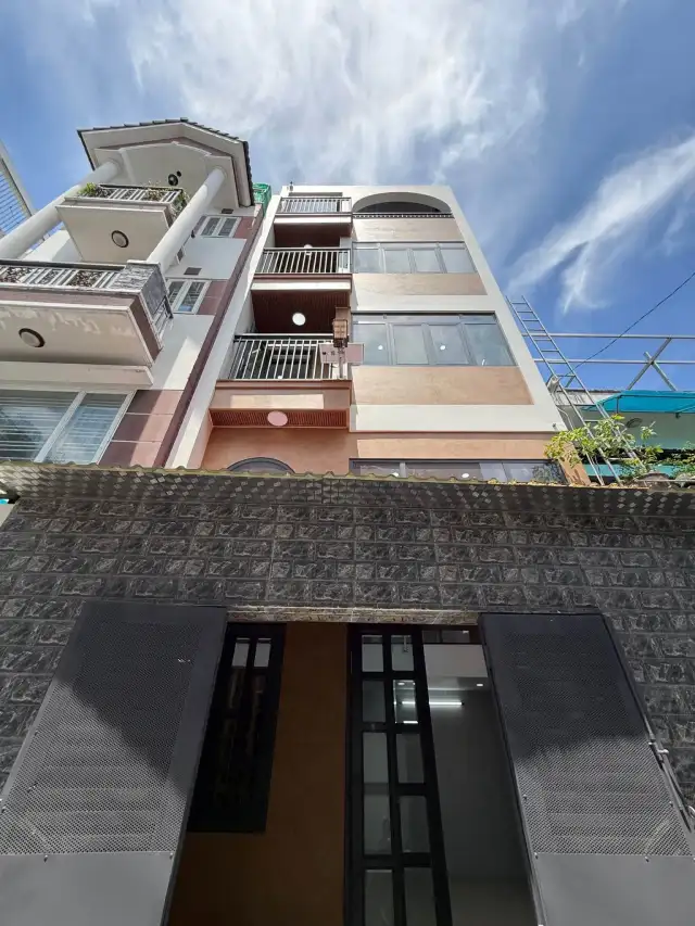 Bán nhà hẻm Nguyên Hồng Quận Gò Vấp, TP.HCM – 6 phòng ngủ, giá 9.3 tỷ Bán nhà hẻm Nguyên Hồng Quận Gò Vấp, TP.HCM – 6 phòng ngủ, giá 9.3 tỷ