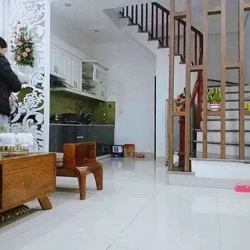 Cho thuê nhà hẻm Long Biên, Hà Nội – 2 phòng ngủ, giá 9 triệu Cho thuê nhà hẻm Long Biên, Hà Nội – 2 phòng ngủ, giá 9 triệu