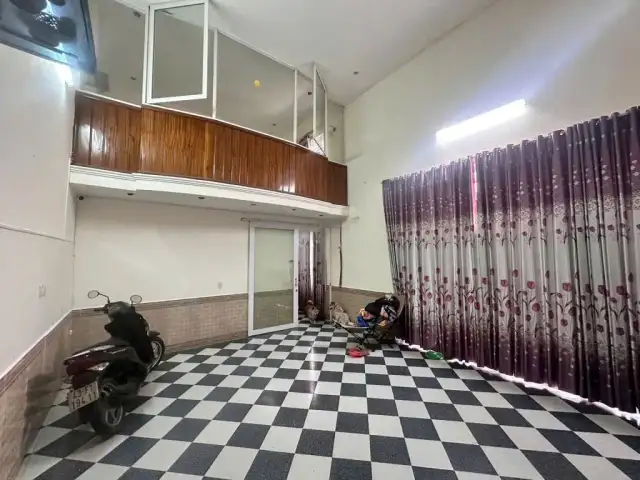 Cho thuê nhà mặt tiền Nguyễn Văn Tố Hải Châu, Đà Nẵng – 2 phòng ngủ, giá 8 triệu
