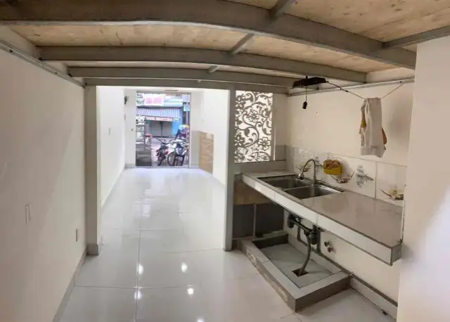 Cho thuê nhà mặt tiền Đường Vĩnh Khánh Quận 4, TP.HCM – giá 12 triệu