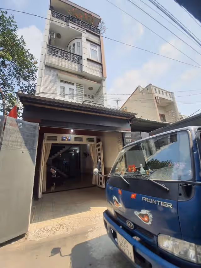 Bán nhà hẻm đường Lê Thị Riêng Quận 12, TP.HCM – 5 phòng ngủ, giá 6.4 tỷ Bán nhà hẻm đường Lê Thị Riêng Quận 12, TP.HCM – 5 phòng ngủ, giá 6.4 tỷ