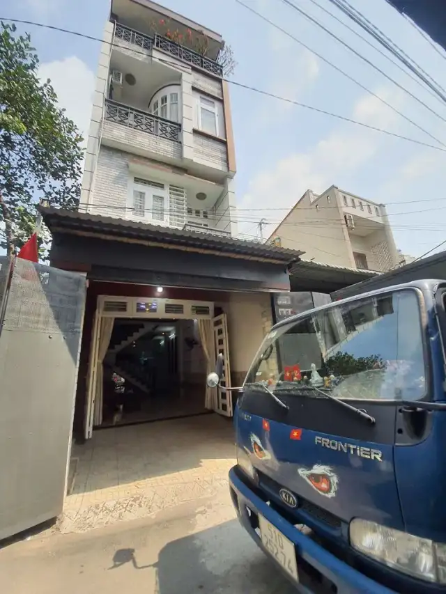 Bán nhà hẻm đường Lê Thị Riêng Quận 12, TP.HCM – 5 phòng ngủ, giá 6.4 tỷ