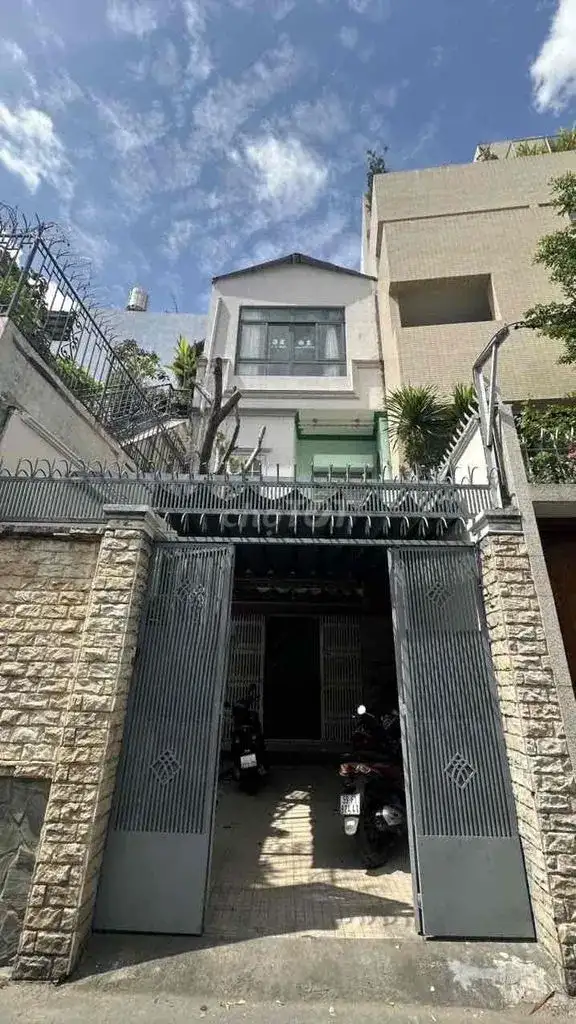 Cho thuê nhà mặt tiền Đường Trần Hữu Trang Quận Phú Nhuận, TP.HCM – 4 phòng ngủ, giá 22 triệu Cho thuê nhà mặt tiền Đường Trần Hữu Trang Quận Phú Nhuận, TP.HCM – 4 phòng ngủ, giá 22 triệu