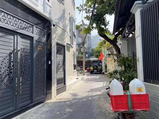 Cho thuê nhà hẻm Đường Nguyễn Trung Trực Quận Bình Thạnh, TP.HCM – 4 phòng ngủ, giá 16.5 triệu