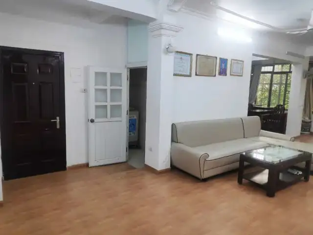 Cho thuê căn hộ chung cư Láng Hạ Láng, Hà Nội – 3 phòng ngủ, giá 12 triệu Cho thuê căn hộ chung cư Láng Hạ Láng, Hà Nội – 3 phòng ngủ, giá 12 triệu