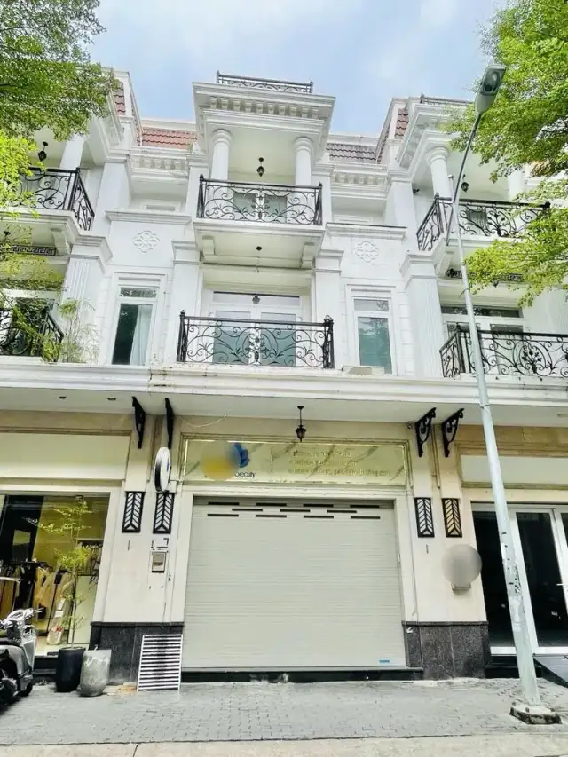 Cho thuê nhà mặt tiền Trần Thị Nghỉ Gò Vấp, TP.HCM – 6 phòng ngủ, giá 35 triệu Cho thuê nhà mặt tiền Trần Thị Nghỉ Gò Vấp, TP.HCM – 6 phòng ngủ, giá 35 triệu