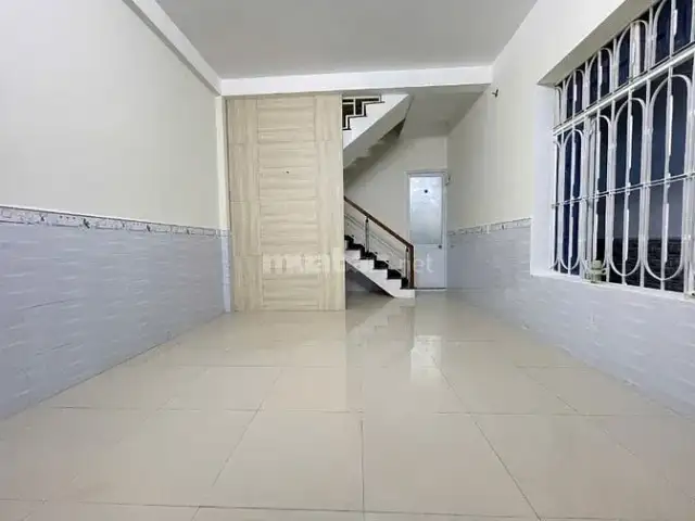 Cho thuê nhà mặt tiền Đầm rong Hải Châu, Đà Nẵng – 2 phòng ngủ, giá 7.5 triệu
