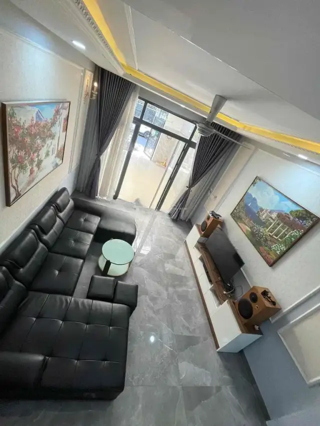 Bán nhà mặt tiền đường D1, Khu nhà ở thương mại Hoàng Nam 3 Dĩ An, TP.HCM – 4 phòng ngủ, giá 6.1 tỷ Bán nhà mặt tiền đường D1, Khu nhà ở thương mại Hoàng Nam 3 Dĩ An, TP.HCM – 4 phòng ngủ, giá 6.1 tỷ