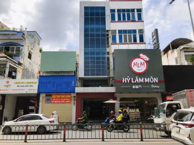 Bán nhà mặt tiền Hoàng Văn Thụ Quận Tân Bình, TP.HCM – 6 phòng ngủ, giá 30 tỷ Bán nhà mặt tiền Hoàng Văn Thụ Quận Tân Bình, TP.HCM – 6 phòng ngủ, giá 30 tỷ