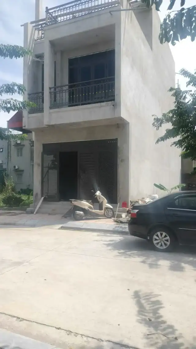 Bán nhà mặt tiền KDC Đồng Sàn - Đồng Vụng Thành phố Hoa Lư, Ninh Bình – 4 phòng ngủ, giá 4.8 tỷ Bán nhà mặt tiền KDC Đồng Sàn - Đồng Vụng Thành phố Hoa Lư, Ninh Bình – 4 phòng ngủ, giá 4.8 tỷ