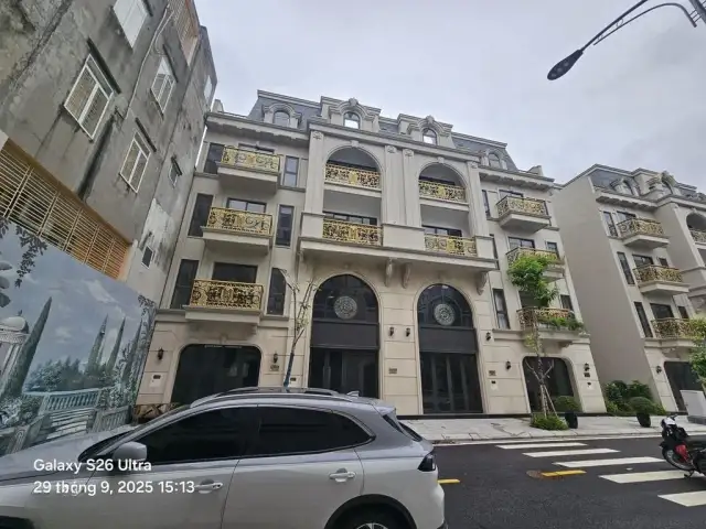 Bán nhà mặt tiền Royal River City 80 Hạ Lý Quận Hồng Bàng, TP. Hải Phòng – 5 phòng ngủ, giá 9.5 tỷ Bán nhà mặt tiền Royal River City 80 Hạ Lý Quận Hồng Bàng, TP. Hải Phòng – 5 phòng ngủ, giá 9.5 tỷ