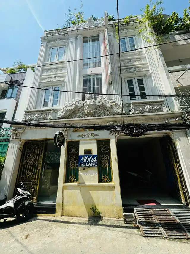 Bán nhà hẻm Lê Thị Riêng Quận 1, TP.HCM – 21 phòng ngủ, giá 35 tỷ Bán nhà hẻm Lê Thị Riêng Quận 1, TP.HCM – 21 phòng ngủ, giá 35 tỷ