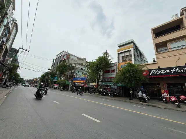 Bán nhà mặt tiền Nguyễn Gia Trí Quận Bình Thạnh, TP.HCM – giá 75 tỷ Bán nhà mặt tiền Nguyễn Gia Trí Quận Bình Thạnh, TP.HCM – giá 75 tỷ