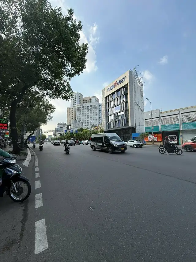 Bán nhà mặt tiền Nguyễn Văn Trỗi Quận Phú Nhuận, TP.HCM – giá 360 tỷ Bán nhà mặt tiền Nguyễn Văn Trỗi Quận Phú Nhuận, TP.HCM – giá 360 tỷ