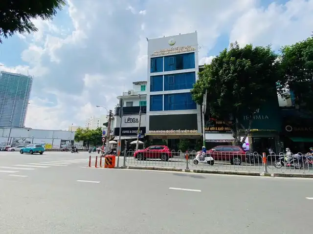 Bán nhà mặt tiền Nguyễn Cư Trinh Quận 1, TP.HCM – giá 50 tỷ
