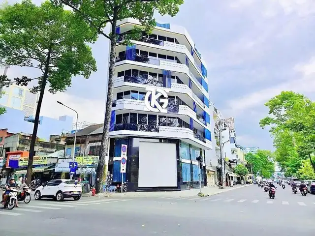 Bán nhà mặt tiền Nguyễn Chí Thanh Quận 10, TP.HCM – 8 phòng ngủ, giá 120 tỷ Bán nhà mặt tiền Nguyễn Chí Thanh Quận 10, TP.HCM – 8 phòng ngủ, giá 120 tỷ