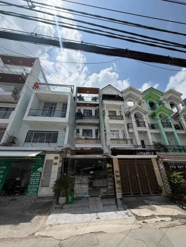 Bán nhà mặt tiền Thạnh Xuân 43 Quận 12, TP.HCM – 4 phòng ngủ, giá 5.7 tỷ Bán nhà mặt tiền Thạnh Xuân 43 Quận 12, TP.HCM – 4 phòng ngủ, giá 5.7 tỷ