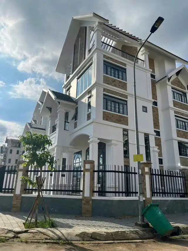Bán nhà mặt tiền Đường Số 70 Thành phố Thủ Đức, TP.HCM – giá 75 tỷ
