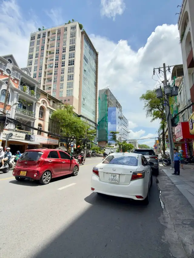 Bán nhà mặt tiền Nguyen gia tri Quận Bình Thạnh, TP.HCM – 4 phòng ngủ, giá 52 tỷ Bán nhà mặt tiền Nguyen gia tri Quận Bình Thạnh, TP.HCM – 4 phòng ngủ, giá 52 tỷ