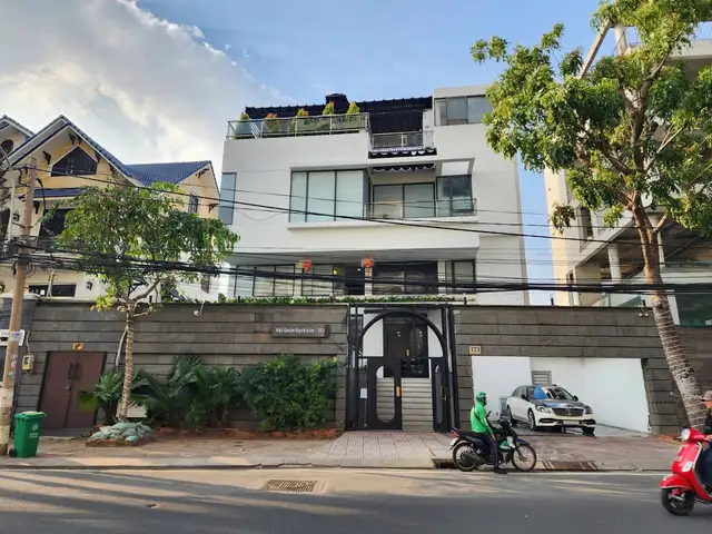 Bán nhà mặt tiền Nguyễn Văn Hưởng Thành phố Thủ Đức, TP.HCM – 5 phòng ngủ, giá 150 tỷ
