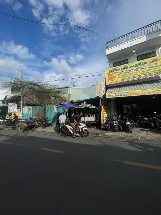 Bán nhà mặt tiền Lô Tư Quận Bình Tân, TP.HCM – 3 phòng ngủ, giá 25.1 tỷ Bán nhà mặt tiền Lô Tư Quận Bình Tân, TP.HCM – 3 phòng ngủ, giá 25.1 tỷ