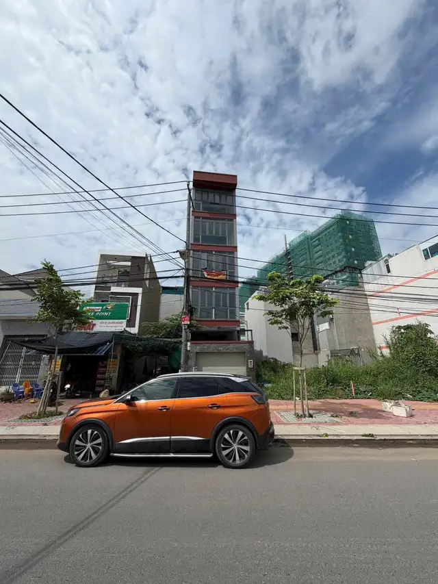 Bán nhà mặt tiền Lo lu Thành phố Thủ Đức, TP.HCM – 10 phòng ngủ, giá 15.9 tỷ Bán nhà mặt tiền Lo lu Thành phố Thủ Đức, TP.HCM – 10 phòng ngủ, giá 15.9 tỷ