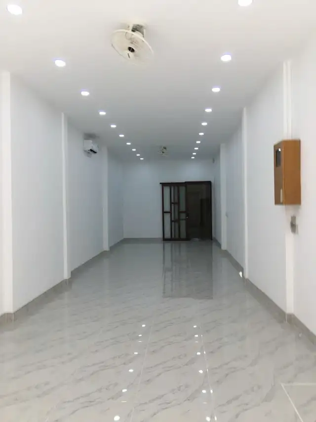 Bán nhà mặt tiền Hoàng Hoa Thám Q. Tân Bình, Thành phố – giá 28 tỷ