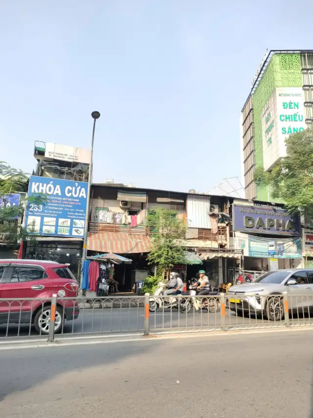 Bán nhà mặt tiền 235A Lý Thường Kiệt Quận 11, TP.HCM – 3 phòng ngủ, giá 28 tỷ Bán nhà mặt tiền 235A Lý Thường Kiệt Quận 11, TP.HCM – 3 phòng ngủ, giá 28 tỷ