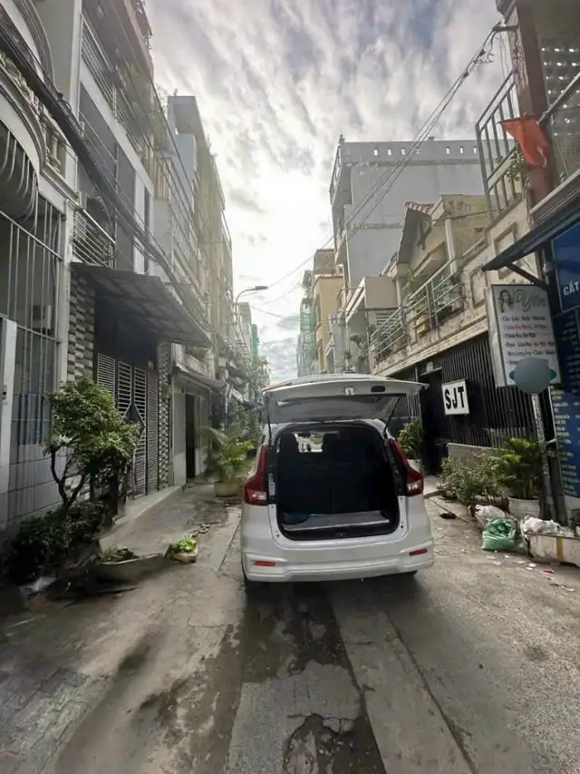 Bán nhà hẻm Lạc Long Quân Quận 11, TP.HCM – 5 phòng ngủ, giá 13.4 tỷ