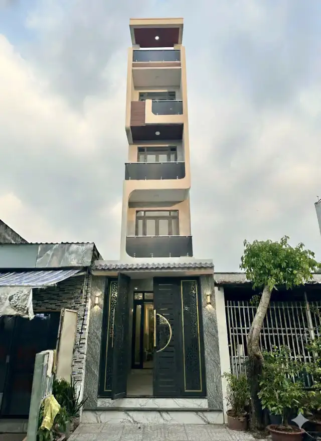 Bán nhà mặt tiền Dã Tượng Quận 8, TP.HCM – 6 phòng ngủ, giá 10.5 tỷ Bán nhà mặt tiền Dã Tượng Quận 8, TP.HCM – 6 phòng ngủ, giá 10.5 tỷ