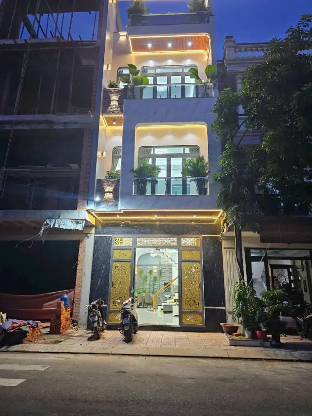 Bán nhà mặt tiền đường D4 Thành phố Dĩ An, Bình Dương – 4 phòng ngủ, giá 5.4 tỷ