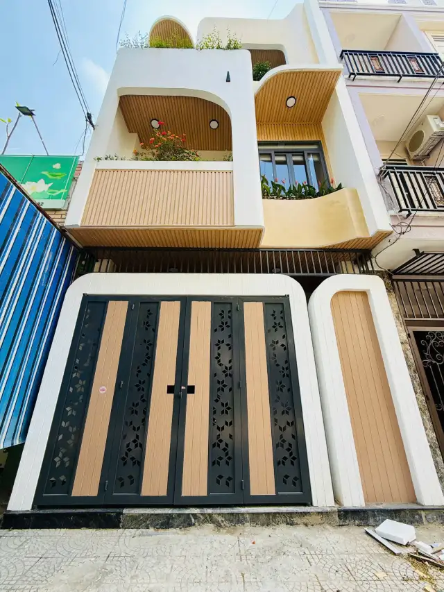 Bán nhà mặt tiền Lê Văn Thịnh Quận Liên Chiểu, TP. Đà Nẵng – 3 phòng ngủ, giá 8 tỷ