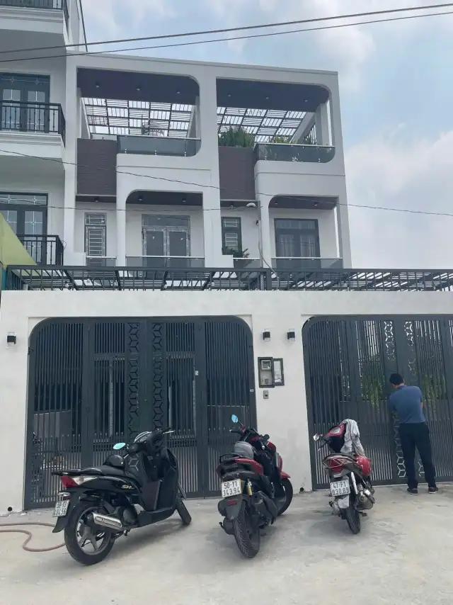 Bán nhà hẻm Hà Huy Giáp Quận 12, TP.HCM – 3 phòng ngủ, giá 6.4 tỷ Bán nhà hẻm Hà Huy Giáp Quận 12, TP.HCM – 3 phòng ngủ, giá 6.4 tỷ