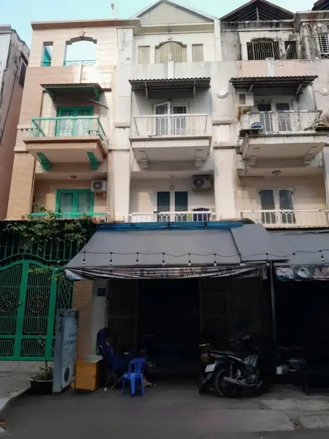 Bán nhà mặt tiền đường số 152A Cao Lỗ Quận 8, TP.HCM – 5 phòng ngủ, giá 13.5 tỷ