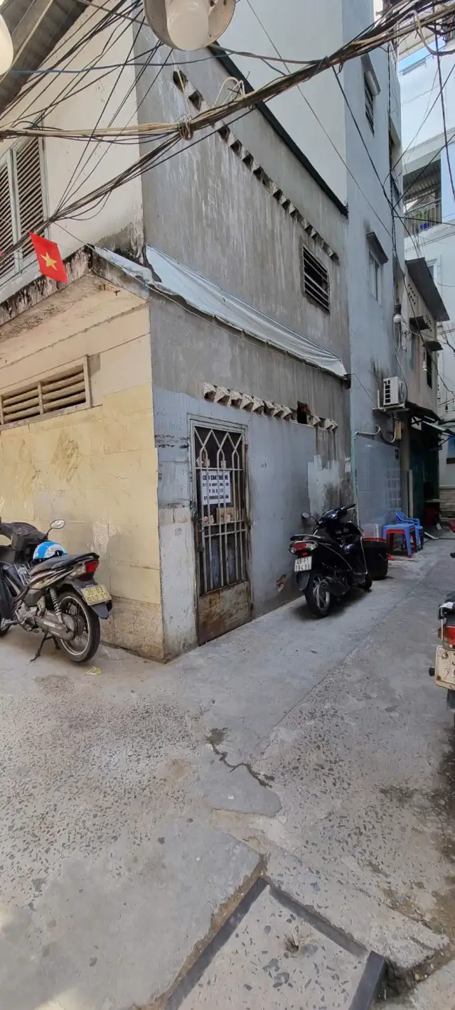 Bán nhà hẻm Ba Tháng Hai Quận 10, TP.HCM – 2 phòng ngủ, giá 6.8 tỷ Bán nhà hẻm Ba Tháng Hai Quận 10, TP.HCM – 2 phòng ngủ, giá 6.8 tỷ