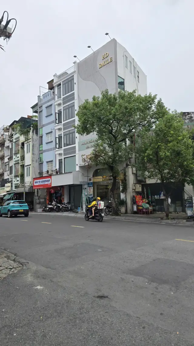 Bán nhà mặt tiền Huỳnh Văn Bánh Quận Phú Nhuận, TP.HCM – 8 phòng ngủ, giá 11 tỷ